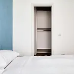 Just Urban - Elegant 1-br Flat In Solari Area - 2 Min Metro M4 Apartment Milan