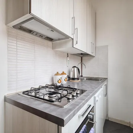 Apartment Just Urban - Elegant 1-br Flat In Solari Area - 2 Min Metro M4 Milan