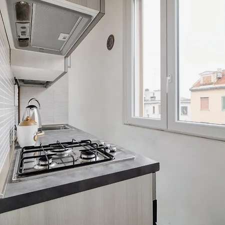 Just Urban - Elegant 1-br Flat In Solari Area - 2 Min Metro M4 Apartment
